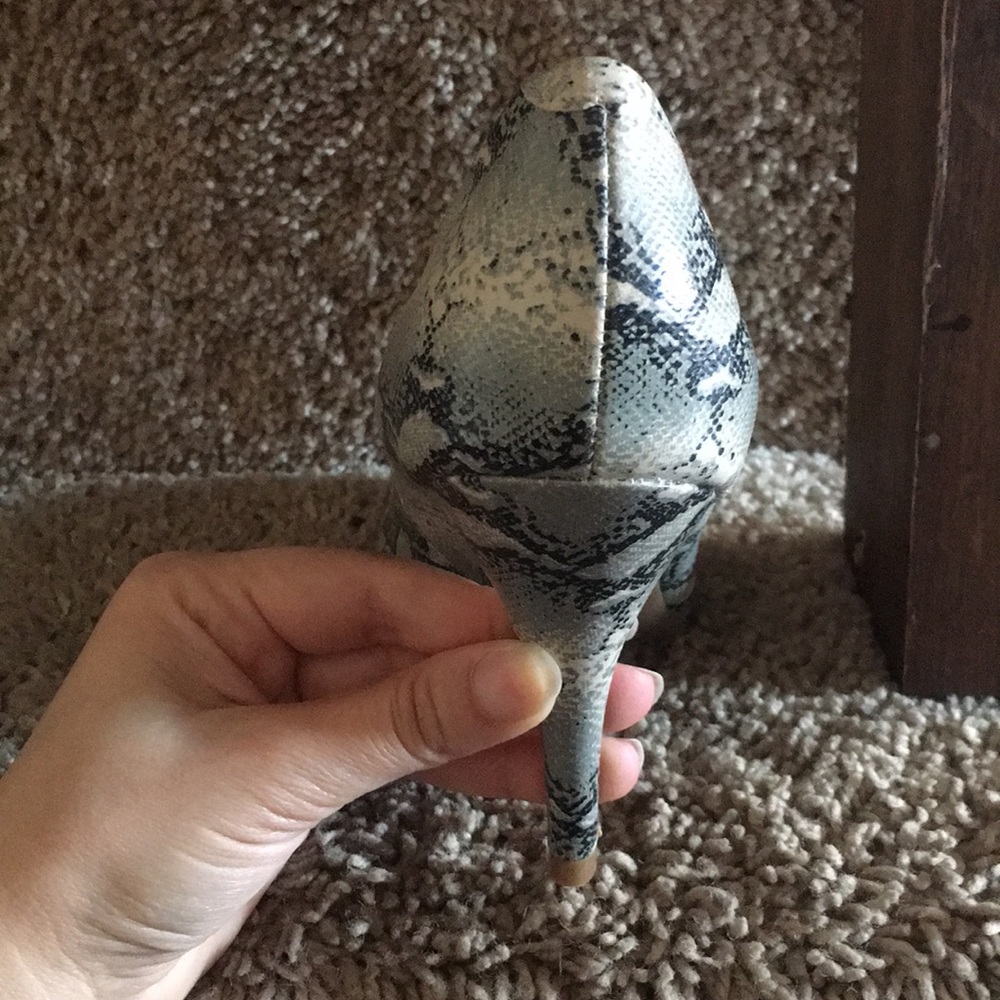 Heels - Picture 4 of 6